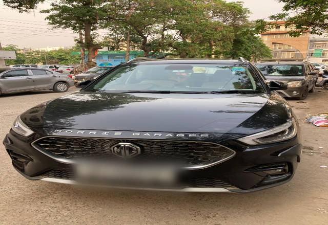 https://images10.gaadi.com/usedcar_image/4549177/original/6e0f4cac-bf56-4c14-bb1e-e99925fca3c3.?imwidth=6400