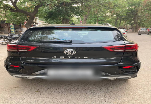 https://images10.gaadi.com/usedcar_image/4549177/original/df5b69c8-89d4-4e6b-b9f5-ecc54f2c7cee.?imwidth=6401