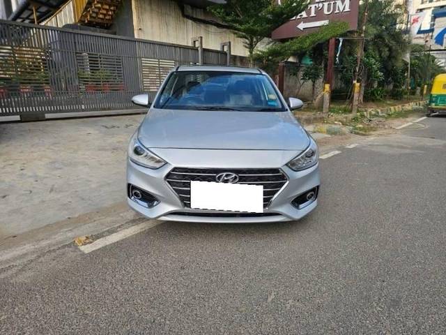 https://images10.gaadi.com/usedcar_image/4549195/original/processed_2e9d3cad-beeb-4b84-b8dc-46d1c7832479.jpg?imwidth=6400