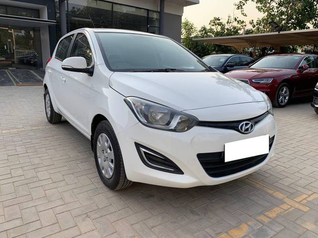 https://images10.gaadi.com/usedcar_image/4549203/original/processed_f0c4c516-b71c-4257-b881-12efbb42ef31.jpg?imwidth=6400