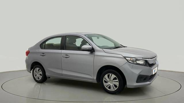 https://images10.gaadi.com/usedcar_image/4549204/original/619a820c7e4fd00d2925697c58e0088b.jpg?imwidth=6400