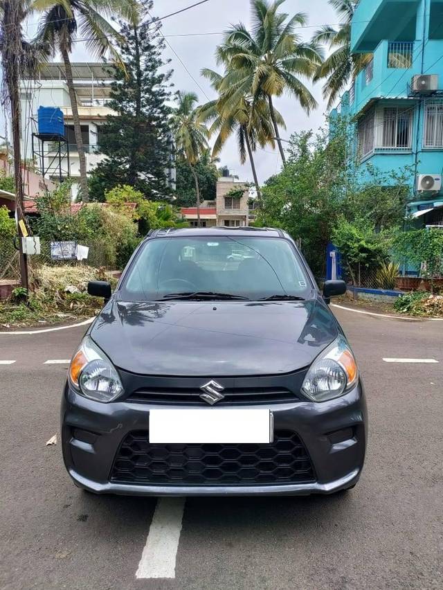 https://images10.gaadi.com/usedcar_image/4549213/original/processed_cc2b0961f6106ea26b34cd362eded8ef.jpg?imwidth=6400