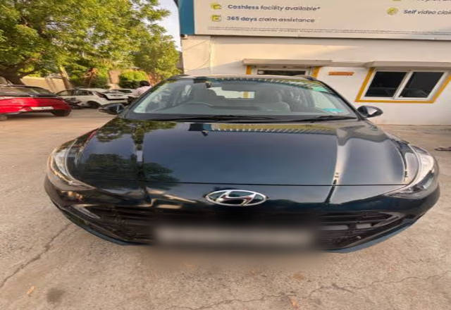https://images10.gaadi.com/usedcar_image/4549219/original/f532f557-af3e-47a3-bd79-36b9e95e0c98.?imwidth=6400