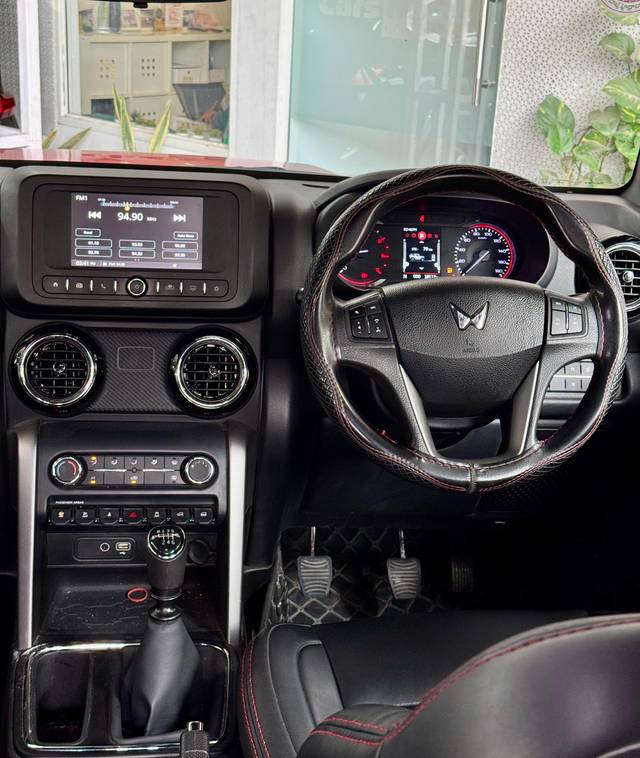 https://images10.gaadi.com/usedcar_image/4549236/original/932a524d2aa9f5ef8c8b27d11766e885.jpg?imwidth=6402