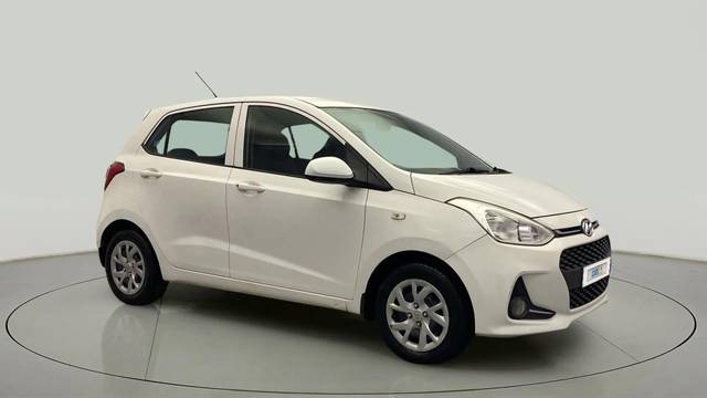https://images10.gaadi.com/usedcar_image/4549237/original/a1a32e039a25f46605704d418d28f054.jpg?imwidth=6400
