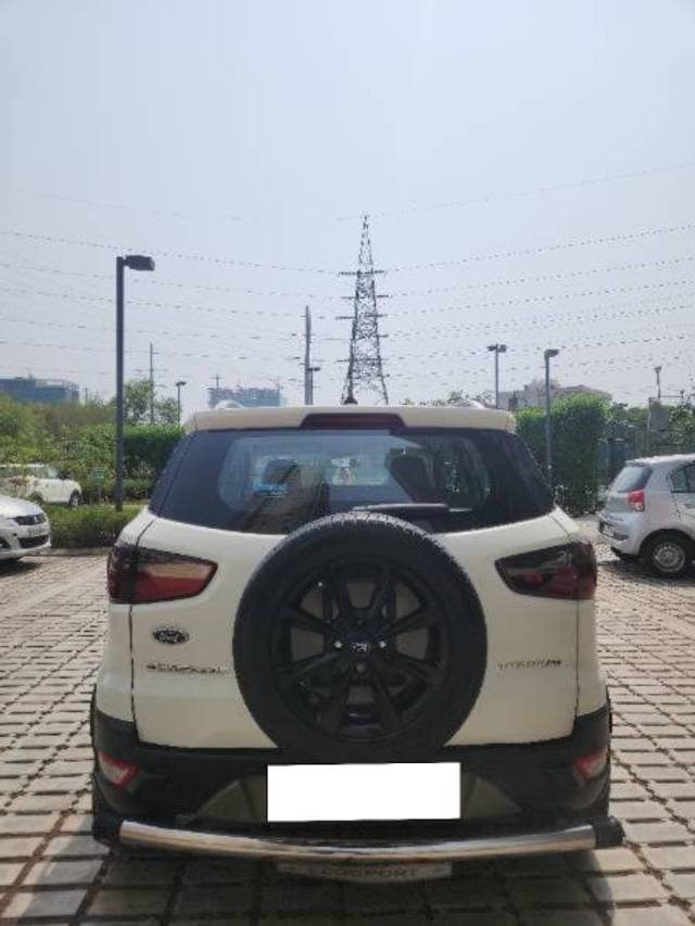 https://images10.gaadi.com/usedcar_image/4549251/original/processed_fe749d21-8bd9-45d4-9359-f8e347532cfb.jpg?imwidth=6402