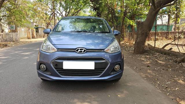 https://images10.gaadi.com/usedcar_image/4549265/original/processed_7cae9d5011196b8a9e72fda4f2735a84.jpg?imwidth=6402
