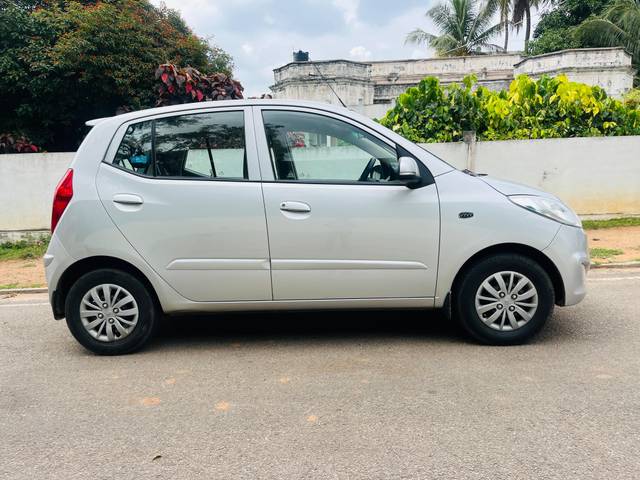 https://images10.gaadi.com/usedcar_image/4549266/original/processed_83073b0f-8579-40de-b290-6cc8b8fd5b79.jpg?imwidth=6401