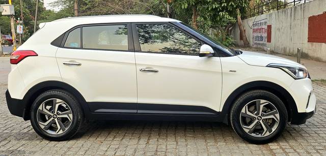 https://images10.gaadi.com/usedcar_image/4549267/original/processed_6365c94e2fefc7208ab4a1f7166e67ce.jpg?imwidth=6401