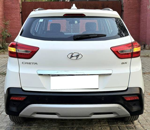 https://images10.gaadi.com/usedcar_image/4549267/original/processed_e1d440f0baa65ff3c4d5a160445da601.jpg?imwidth=6402