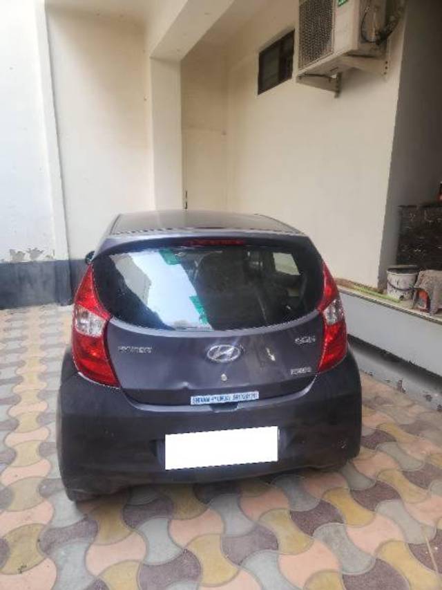 https://images10.gaadi.com/usedcar_image/4549271/original/processed_4220023a-1100-418c-8d08-46feb6903037.jpg?imwidth=6401