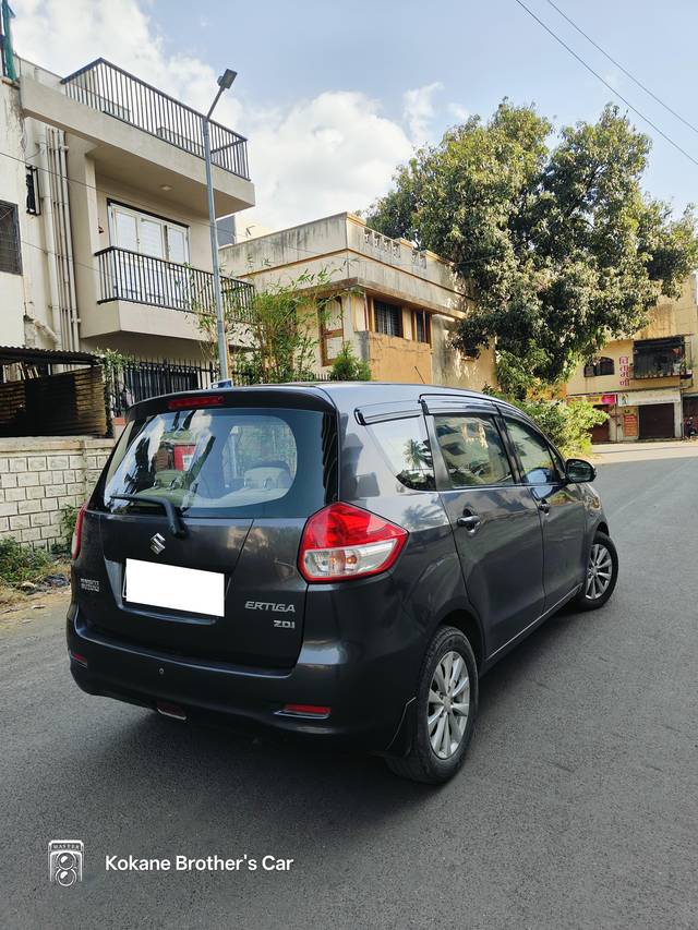 https://images10.gaadi.com/usedcar_image/4549275/original/processed_98239f360ce75a7972be619a913587e2.jpg?imwidth=6401
