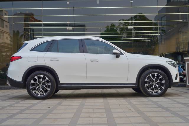 https://images10.gaadi.com/usedcar_image/4549283/original/73d60e27e5211748c9a3229f5c1a6645.jpg?imwidth=6401