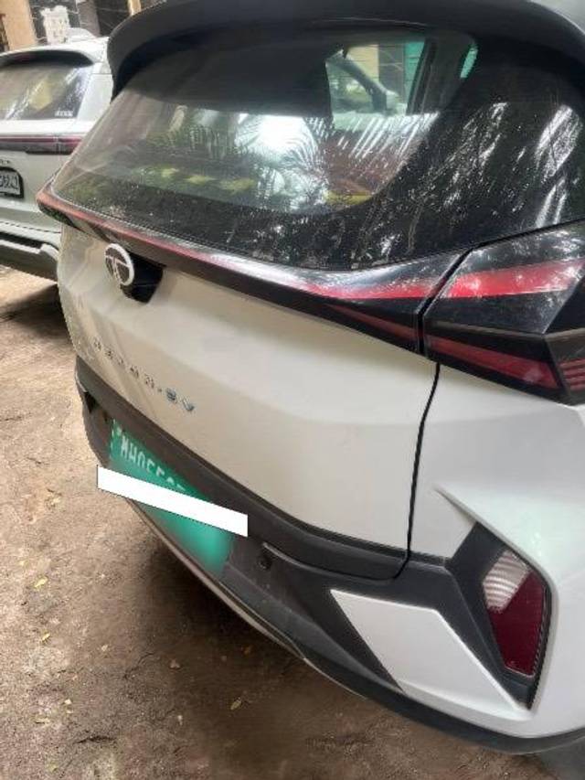 https://images10.gaadi.com/usedcar_image/4549307/original/processed_c9891597-6dd9-424b-b48e-d7aa2e7f72e2.jpeg?imwidth=6402