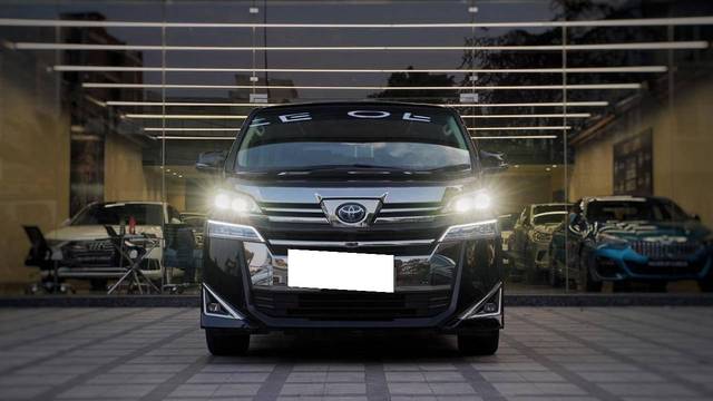 https://images10.gaadi.com/usedcar_image/4549326/original/processed_30145509ce71365919644ffc0d418c50.jpg?imwidth=6402