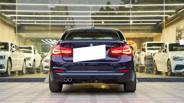 https://images10.gaadi.com/usedcar_image/4549333/original/processed_3edc48f0a7c9c543e6e195acaced5ff7.jpg?imwidth=6401