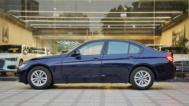 https://images10.gaadi.com/usedcar_image/4549333/original/processed_762fb1f1b093ad6354c7561ba46310e3.jpg?imwidth=6402