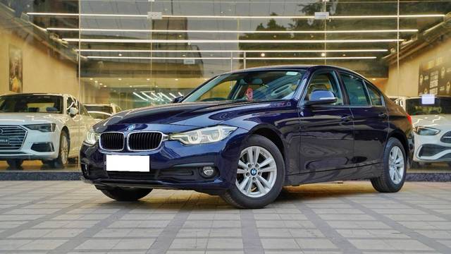 https://images10.gaadi.com/usedcar_image/4549333/original/processed_8ff5ba2531d97d953bbcaea6429eef7e.jpg?imwidth=6400
