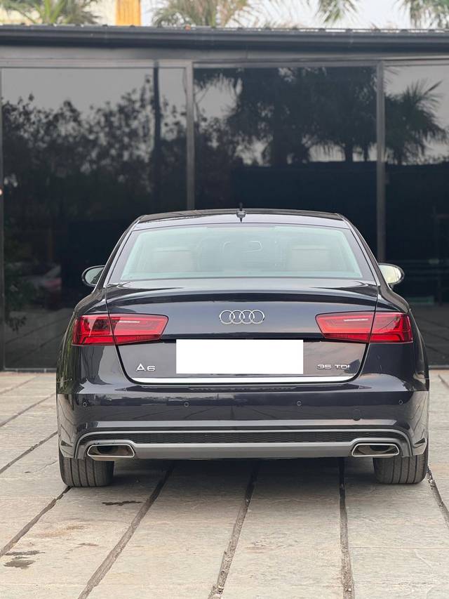 https://images10.gaadi.com/usedcar_image/4549336/original/processed_83b777612fe31f5ed01c16ee74b63659.jpg?imwidth=6401