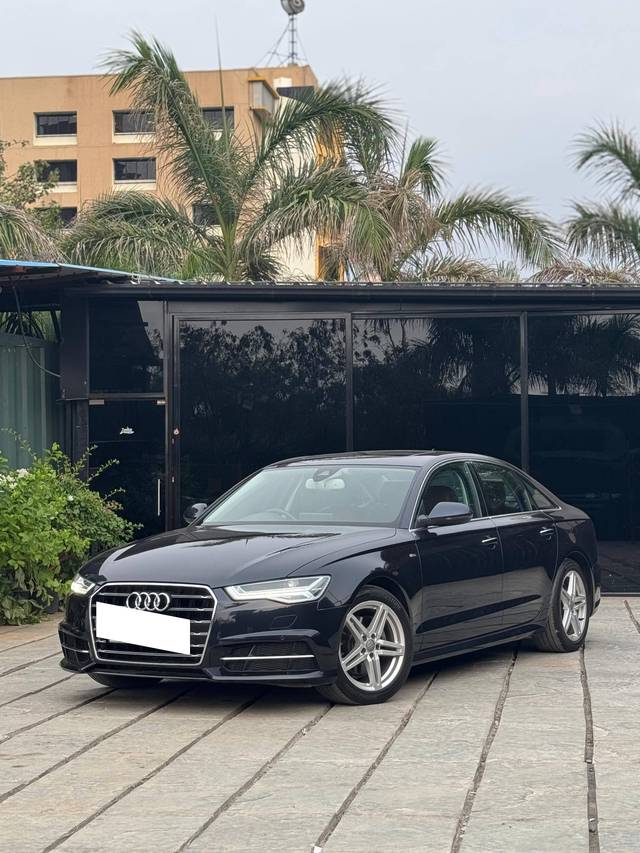 https://images10.gaadi.com/usedcar_image/4549336/original/processed_e37e3638f2ad55050fa105405bd59413.jpg?imwidth=6400