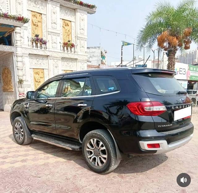 https://images10.gaadi.com/usedcar_image/4549341/original/processed_8062e9613a8ab8bf994614ee026b6497.jpg?imwidth=6402