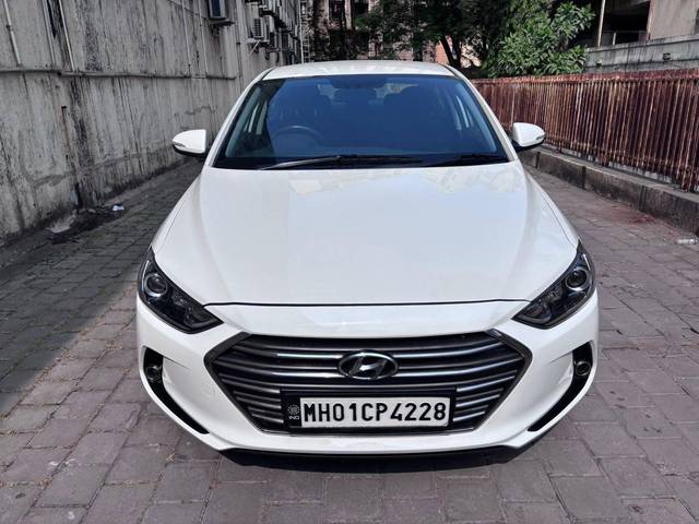 https://images10.gaadi.com/usedcar_image/4549342/original/processed_73da001d77dc704bccbc04769338a9aa.jpeg?imwidth=6402