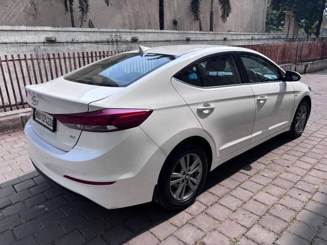 https://images10.gaadi.com/usedcar_image/4549342/original/processed_98f1a72665fee5496a9d632275268827.jpeg?imwidth=6401