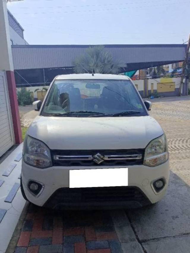 https://images10.gaadi.com/usedcar_image/4549360/original/processed_d0183903-513e-4399-8bed-5c0ac878a25f.jpg?imwidth=6400