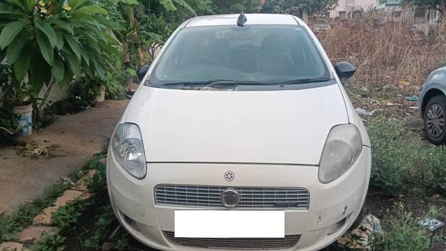 https://images10.gaadi.com/usedcar_image/4549361/original/processed_db120e7e-f428-4973-a5a8-6c3c6e7bf8d2.jpg?imwidth=6402