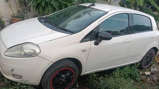 https://images10.gaadi.com/usedcar_image/4549361/original/processed_f40b018b-ecf4-42f1-90c0-48613b8a8ecc.jpg?imwidth=6400