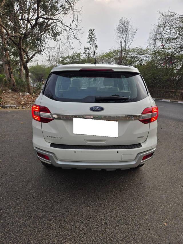 https://images10.gaadi.com/usedcar_image/4549365/original/processed_433fe85d836789fbf09301fd02f62314.jpeg?imwidth=6402