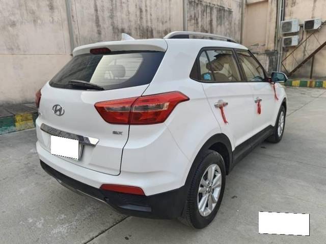 https://images10.gaadi.com/usedcar_image/4549376/original/processed_d76058f25446a279fab7651eb56aade5.jpg?imwidth=6402