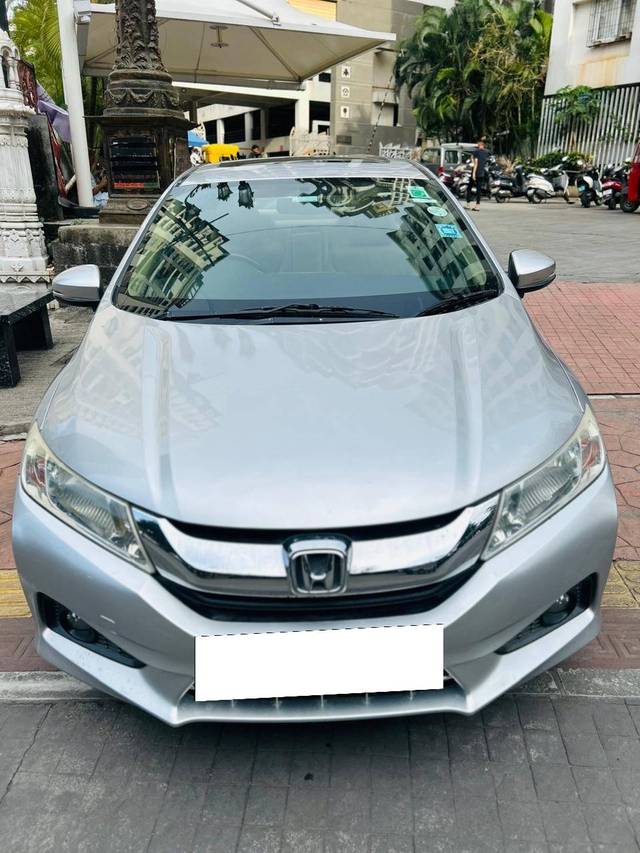 https://images10.gaadi.com/usedcar_image/4549378/original/processed_e9fdda3f64741ca98dba73d2e1a96523.jpg?imwidth=6400