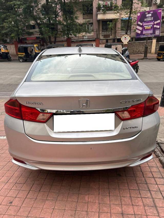 https://images10.gaadi.com/usedcar_image/4549378/original/processed_ec07621d4c1ff8ef8a302347be40a99e.jpg?imwidth=6402