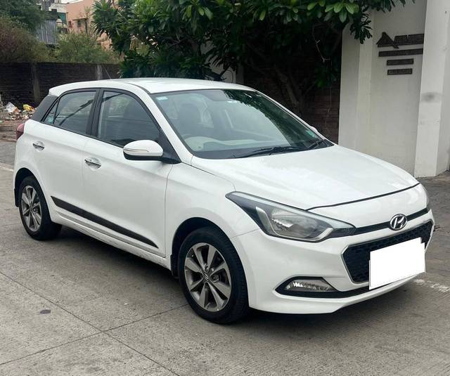 https://images10.gaadi.com/usedcar_image/4549383/original/processed_a9576215629ddb06222d17a607bdc67f.jpg?imwidth=6400