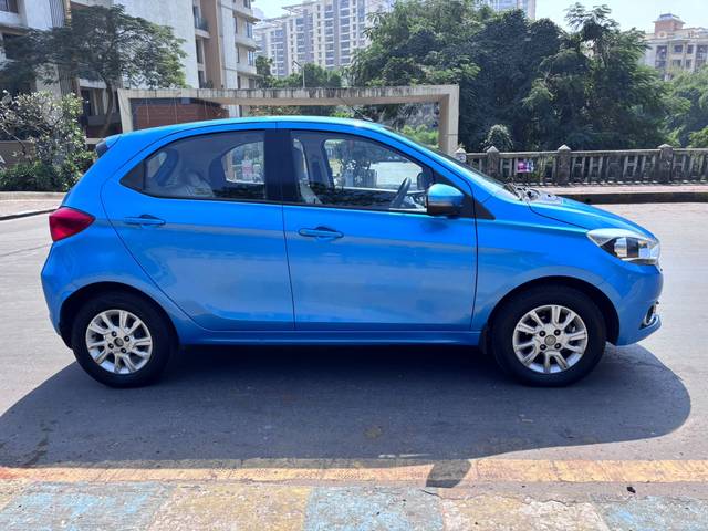https://images10.gaadi.com/usedcar_image/4549385/original/156f2a2bb14cfbf0b608428ca9fccc13.jpeg?imwidth=6401