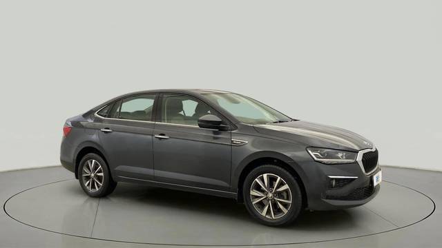 https://images10.gaadi.com/usedcar_image/4549393/original/c06e05ff1caa1e88ced829b55aff604e.jpg?imwidth=6400