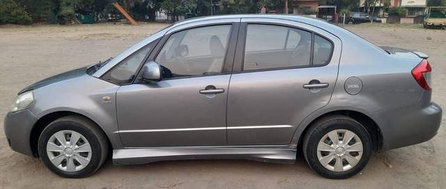 https://images10.gaadi.com/usedcar_image/4549396/original/processed_b121daa1f31885ed6f6e2616d5306964.jpeg?imwidth=6402