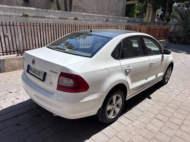https://images10.gaadi.com/usedcar_image/4549411/original/processed_4139e3909c749c66ace146a86d4c53bb.jpeg?imwidth=6401