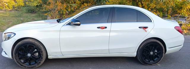 https://images10.gaadi.com/usedcar_image/4549427/original/170660971c6dac86e060ae6c54dfc31d.jpg?imwidth=6402