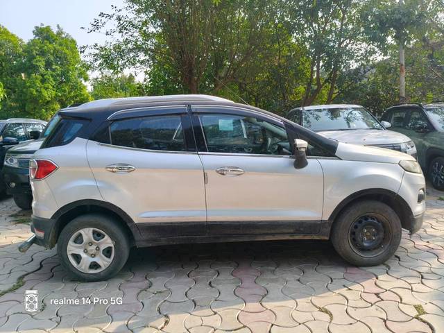 https://images10.gaadi.com/usedcar_image/4549429/original/processed_c8bdf80f82e88a7de686f62236e7e79e.jpg?imwidth=6401