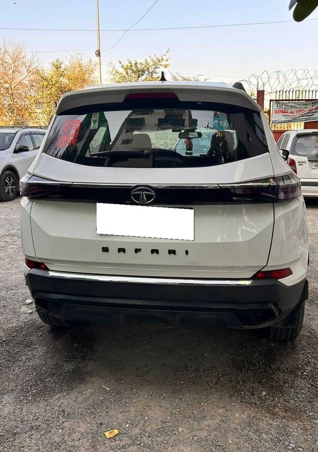 https://images10.gaadi.com/usedcar_image/4549430/original/processed_b30e8ff7c899f4cb8b64cfda12373b54.jpeg?imwidth=6402