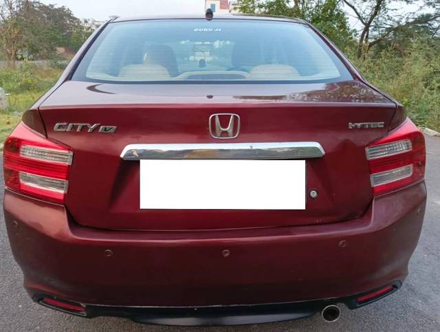 https://images10.gaadi.com/usedcar_image/4549444/original/processed_6a7ff3b1d5fc6ad03f75a4c27d4ab508.jpg?imwidth=6401