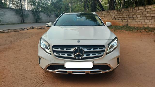 https://images10.gaadi.com/usedcar_image/4549449/original/processed_f69949404ba38f95717e4d0ed6e33c26.jpg?imwidth=6400