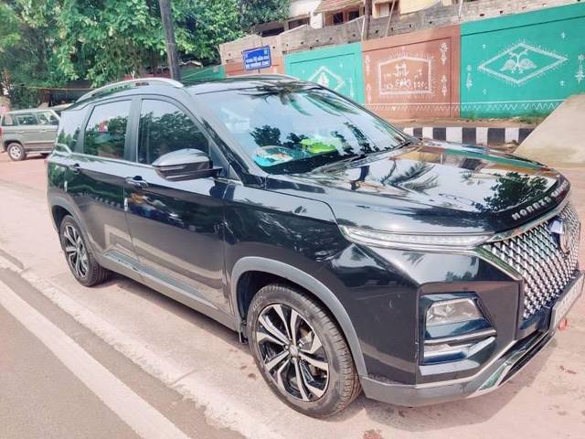 https://images10.gaadi.com/usedcar_image/4549473/original/processed_47cb50f3-3ed2-40c7-9dbc-37d5b69e04dd.jpeg?imwidth=6402
