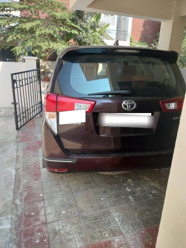 https://images10.gaadi.com/usedcar_image/4549502/original/processed_25dd6fd01b18d7268e645db1bd8b2837.jpg?imwidth=6401