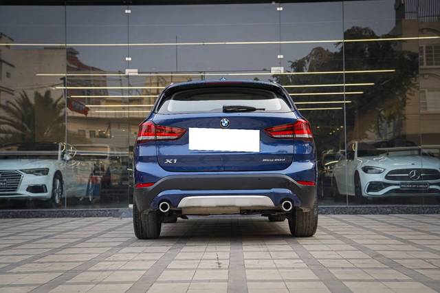 https://images10.gaadi.com/usedcar_image/4549503/original/processed_31a5b3becd6ee0bb526509c5b350e5e2.jpg?imwidth=6401
