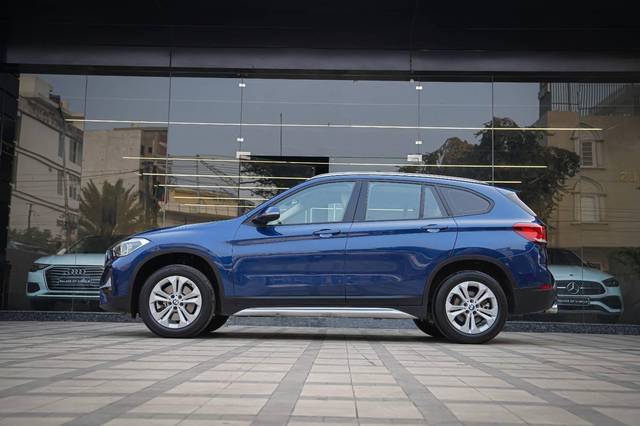 https://images10.gaadi.com/usedcar_image/4549503/original/processed_3edfc5b6507e241dbf1dd5cd0bc592db.jpg?imwidth=6402