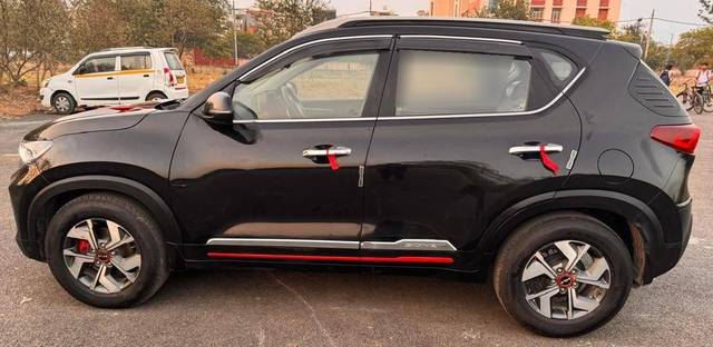 https://images10.gaadi.com/usedcar_image/4549506/original/processed_bef3002a42a8a6a4e5ffeffedaa40749.jpg?imwidth=6402