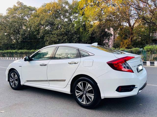https://images10.gaadi.com/usedcar_image/4549508/original/processed_4239edc5ff7322180deae496546030ed.jpg?imwidth=6401